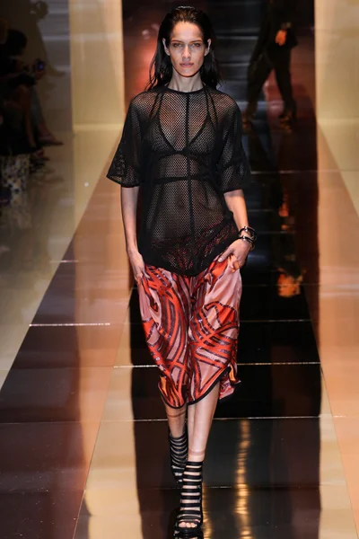 Look 1